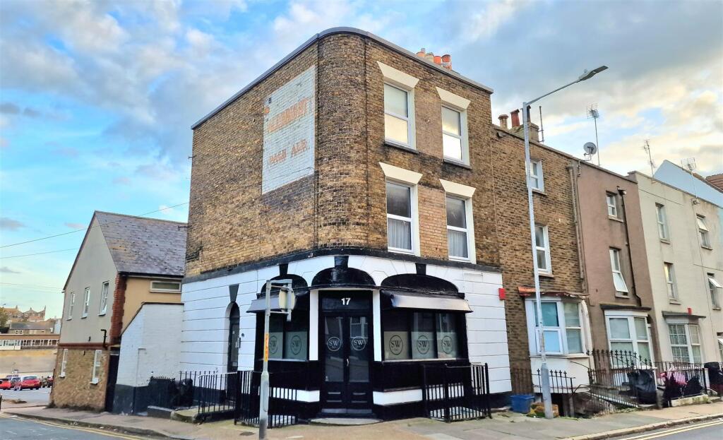 2 bed Apartment for rent in Ramsgate. From Lovetts Property Services - Cliftonville