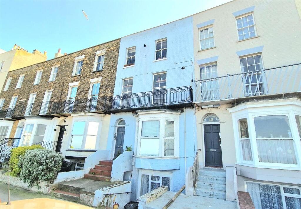 1 bed 1st Floor Flat for rent in Margate. From Lovetts Property Services - Cliftonville