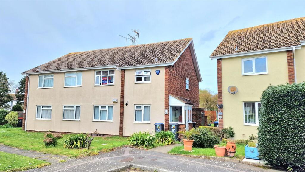 2 bed Annexe for rent in Birchington. From Lovetts Property Services Cliftonville Ltd.