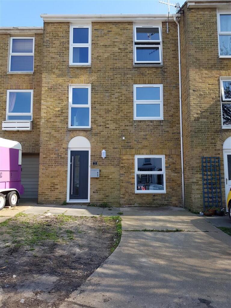 1 bed House Share for rent in Ramsgate. From Lovetts Property Services Cliftonville Ltd.