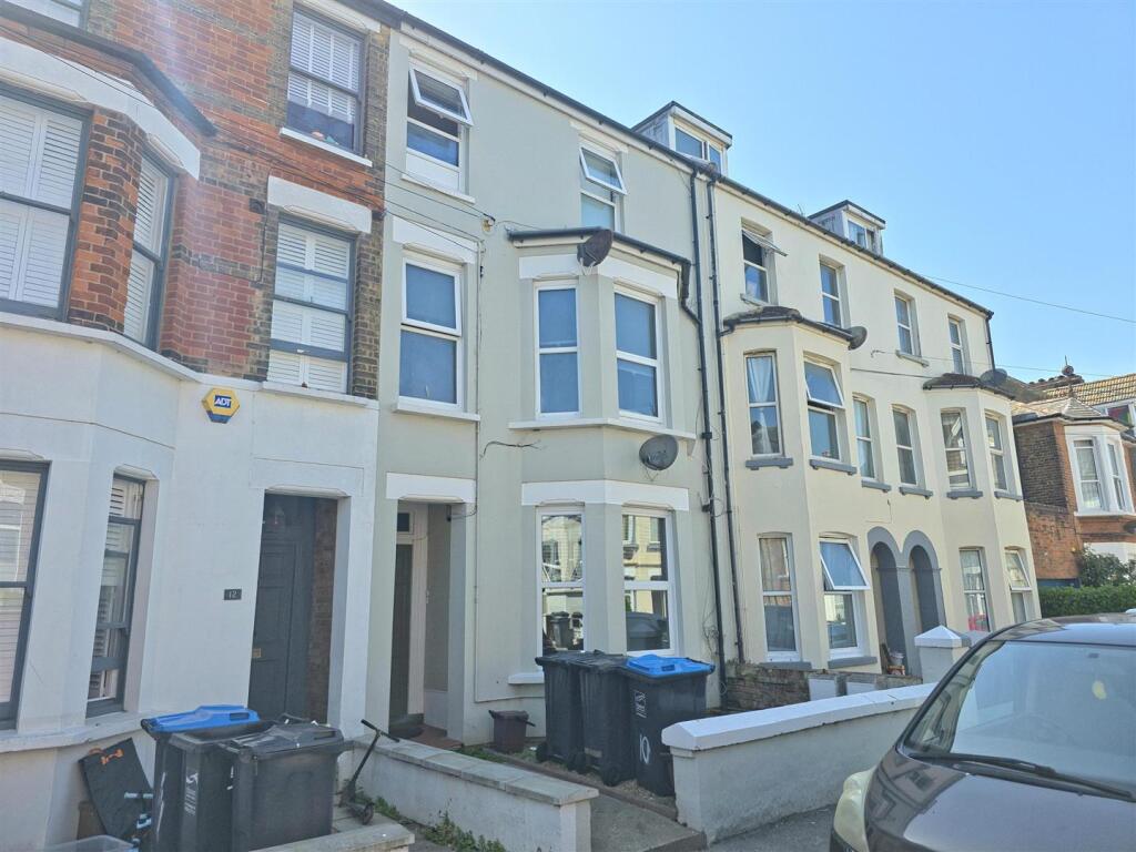 1 bed House (unspecified) for rent in Margate. From Lovetts Property Services Cliftonville Ltd.