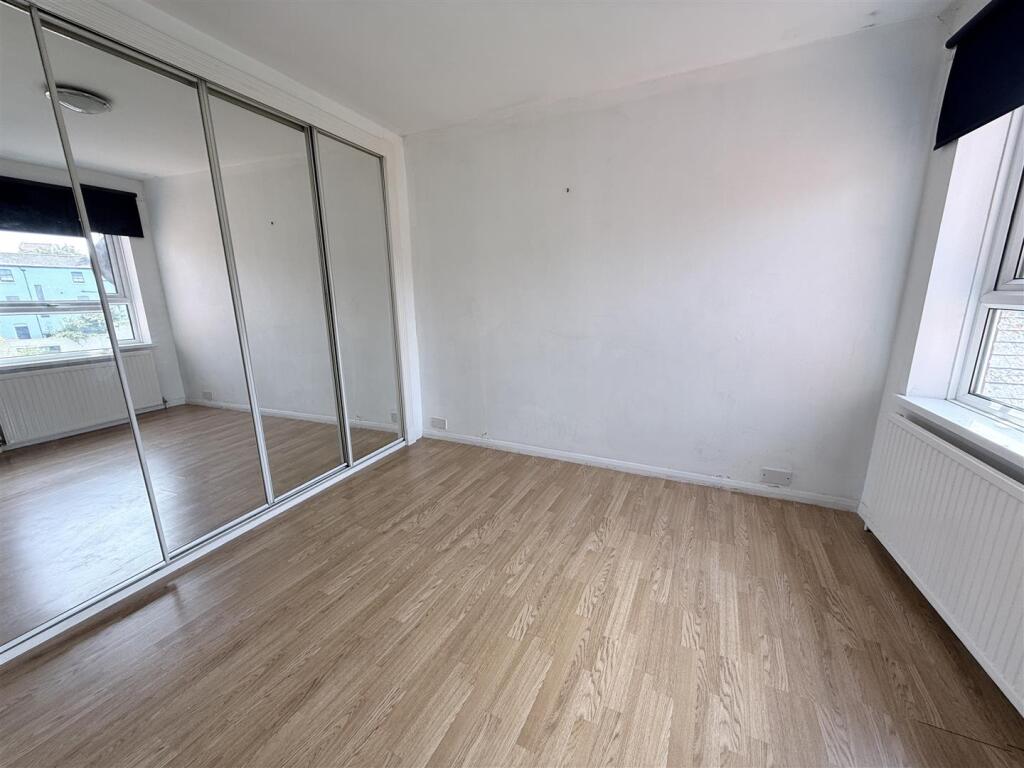1 bed Apartment for rent in Margate. From Lovetts Property Services Cliftonville Ltd. 1 bed Apartment for rent in Margate. From Lovetts Property Services Cliftonville Ltd.
