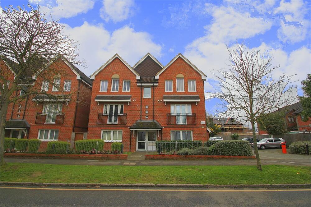 2 bed Apartment for rent in Slough. From Oakwood Estates - Burnham