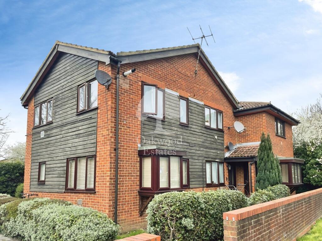 4 bed Studio for rent in Slough. From Oakwood Estates - Burnham