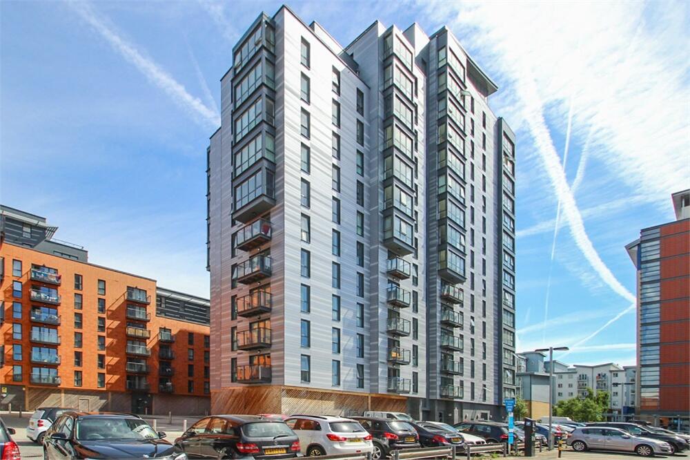 2 bed Apartment for rent in Farnham Royal. From Oakwood Estates - Burnham