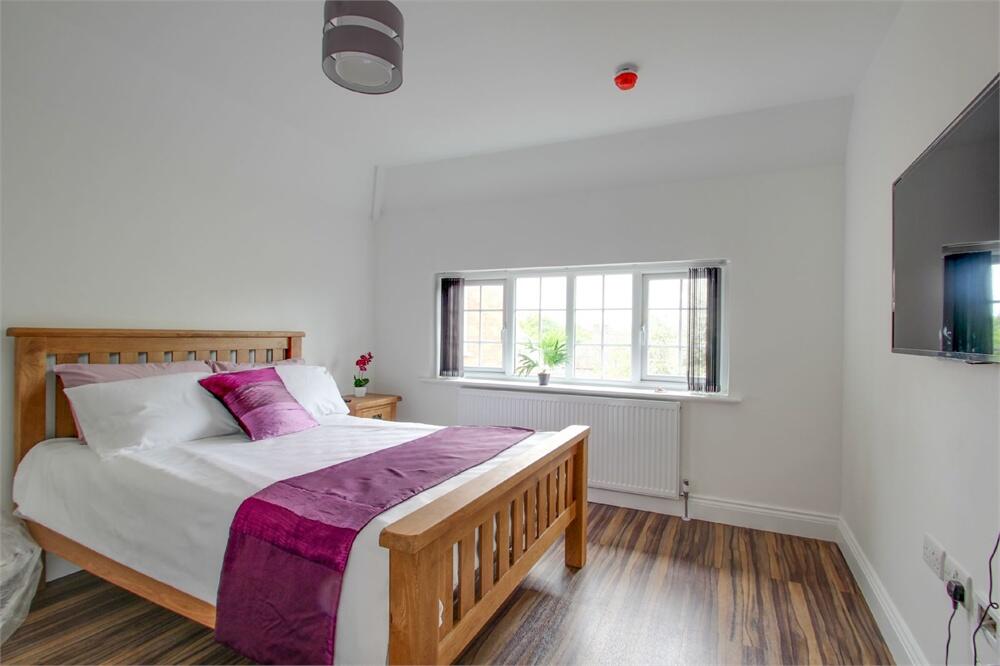 4 bed House Share for rent in Hitchambury. From Oakwood Estates - Burnham