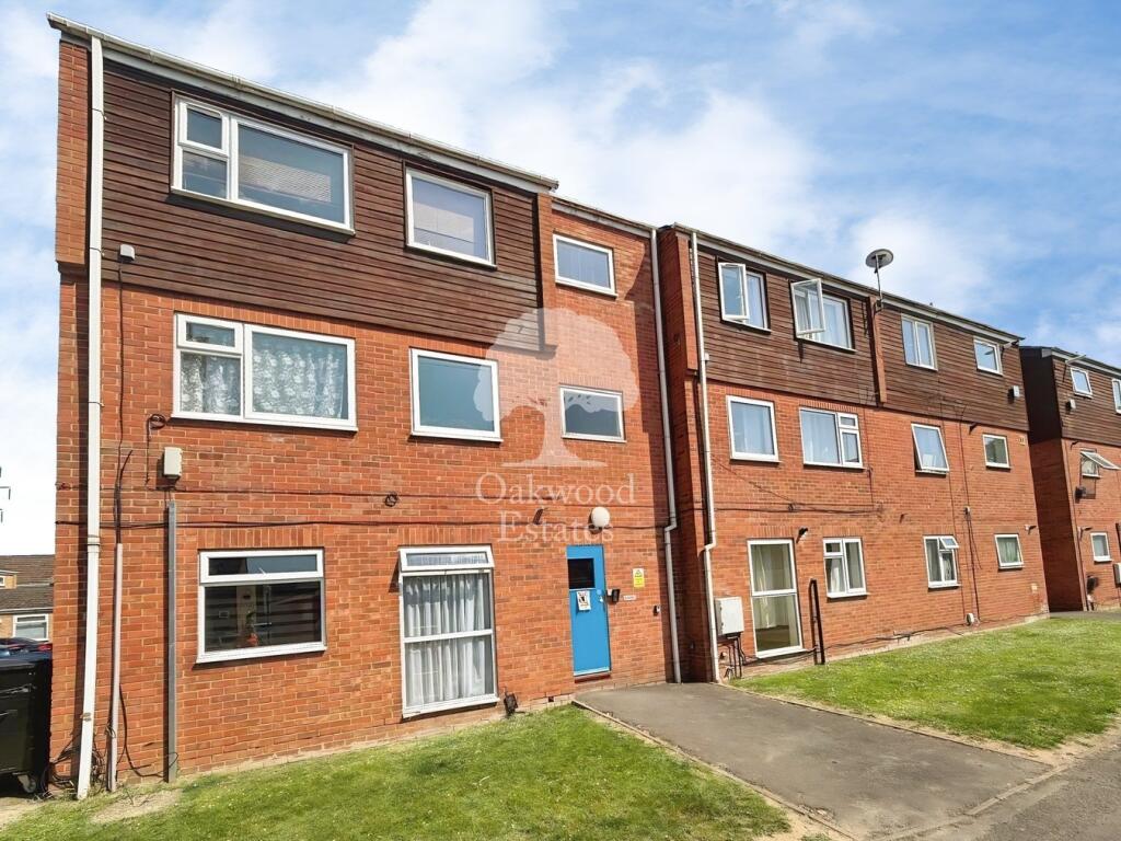 1 bed 1st Floor Flat for rent in Farnham Royal. From Oakwood Estates - Burnham