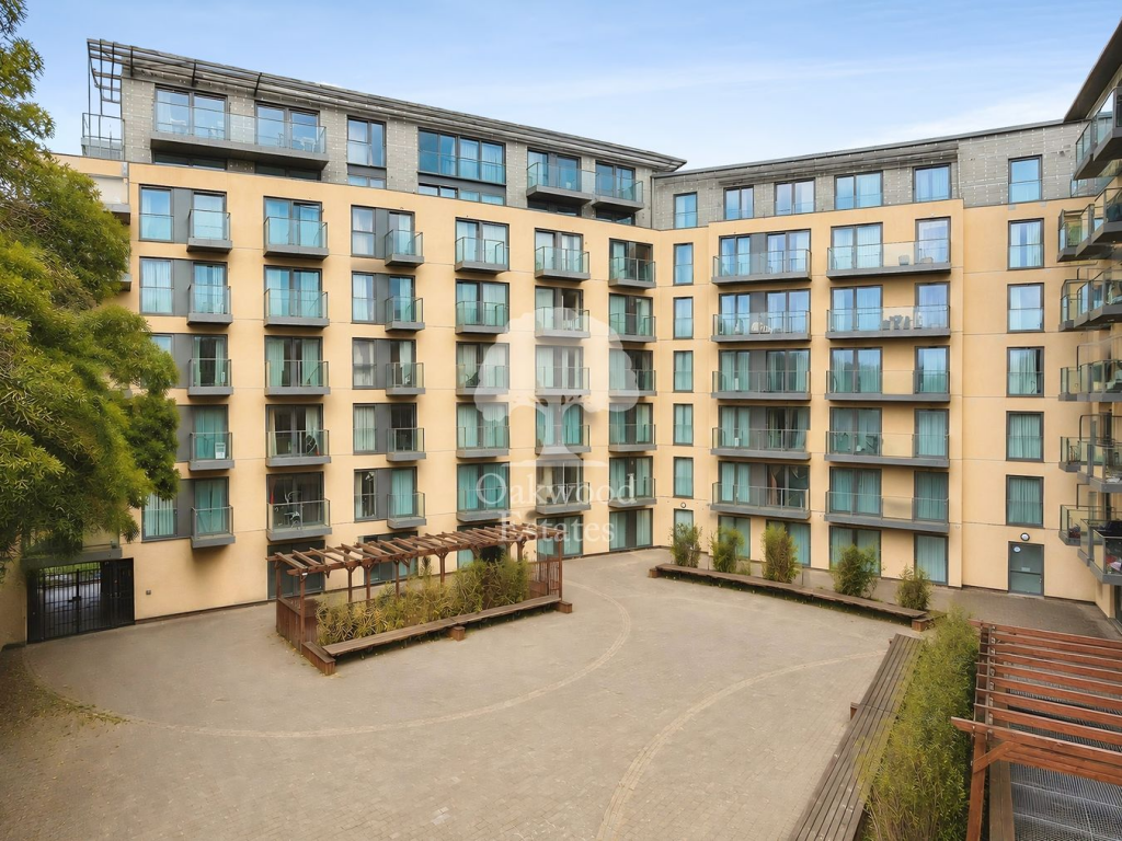 2 bed Apartment for rent in Slough. From Oakwood Estates - Burnham