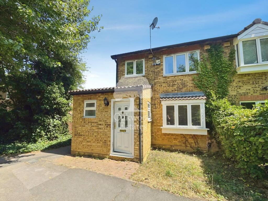 3 bed Semi Detached for rent in Slough. From Oakwood Estates - Burnham 3 bed Semi Detached for rent in Slough. From Oakwood Estates - Burnham