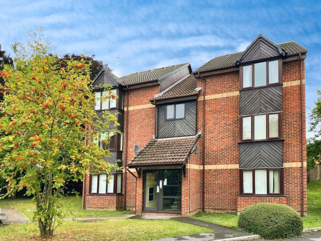4 bed Studio for rent in Taplow. From Oakwood Estates - Burnham 4 bed Studio for rent in Taplow. From Oakwood Estates - Burnham