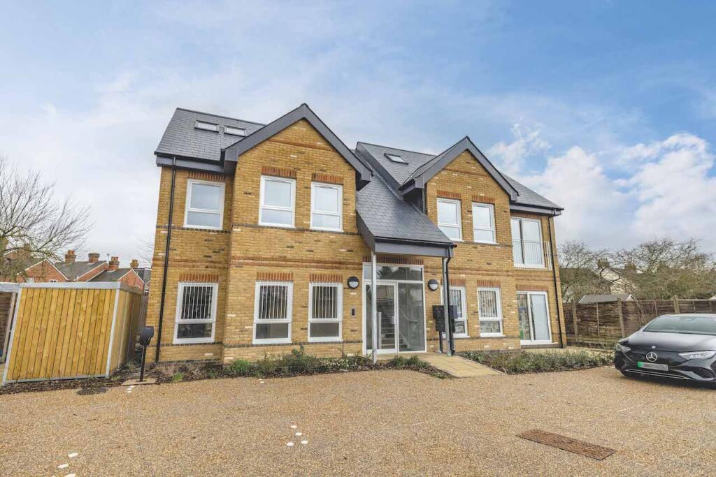 0 bed Studio for rent in Egham. From Oakwood Estates - Datchet 0 bed Studio for rent in Egham. From Oakwood Estates - Datchet