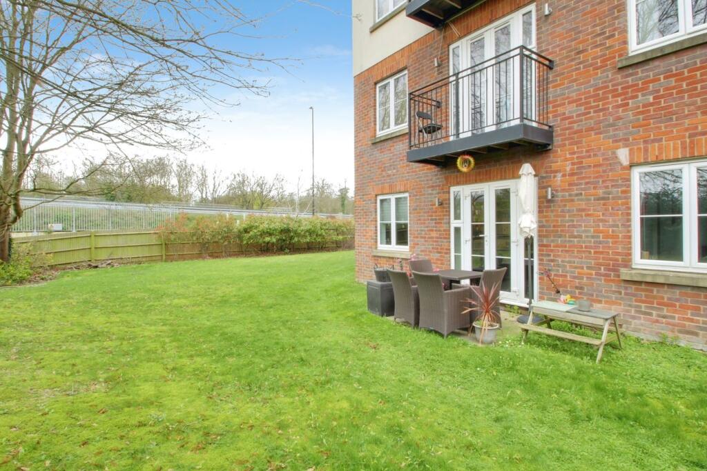 2 bed Apartment for rent in Myrke. From Oakwood Estates - Datchet