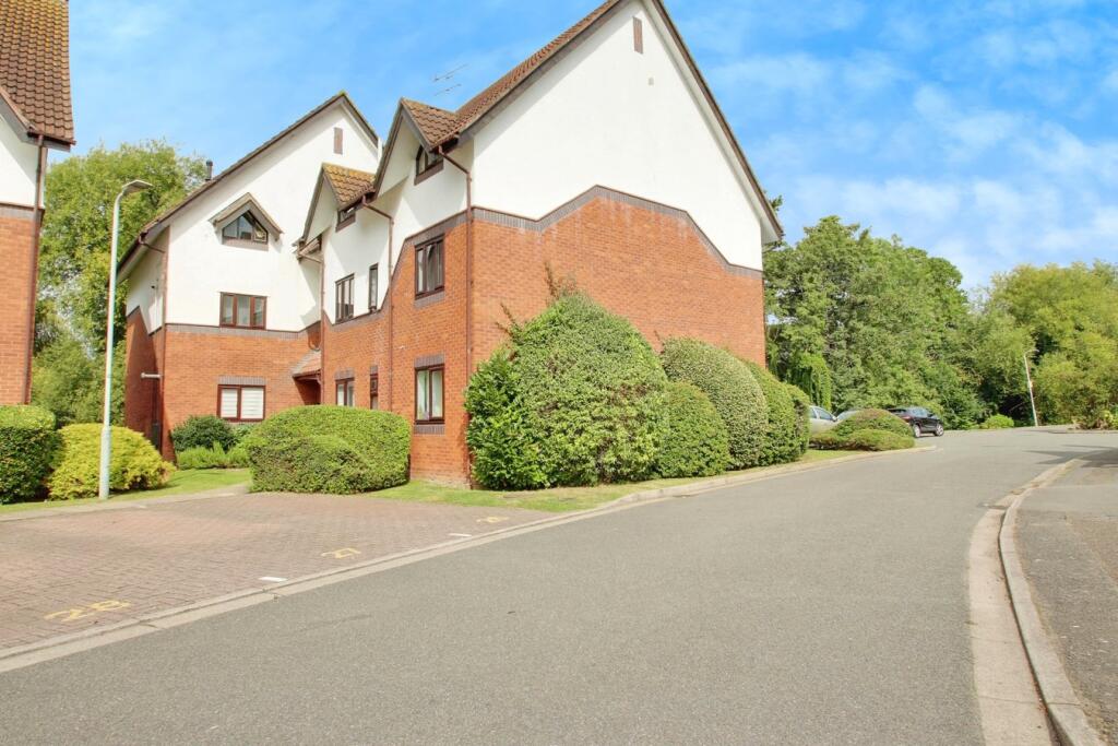 2 bed Apartment for rent in West Drayton. From Oakwood Estates - Iver