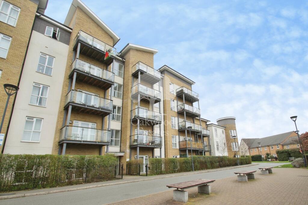 3 bed Apartment for rent in West Drayton. From Oakwood Estates - Iver