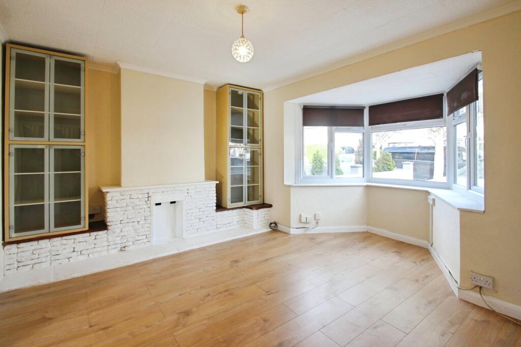 3 bed Semi Detached for rent in Hayes. From Oakwood Estates - Iver