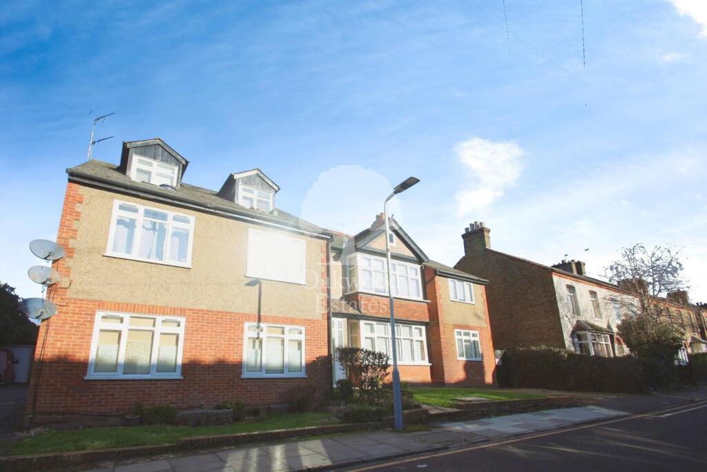 1 bed Apartment for rent in Uxbridge. From Oakwood Estates - Iver
