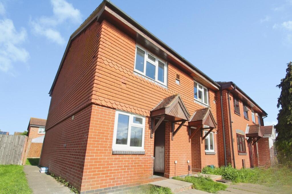 2 bed End of Terrace for rent in Hounslow. From Oakwood Estates - Iver