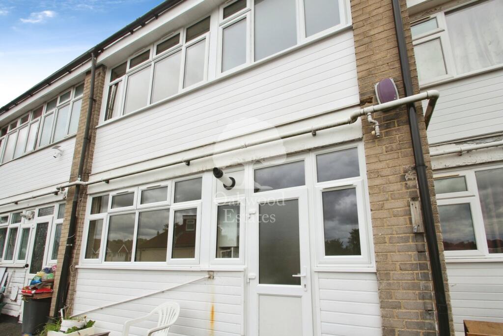 2 bed Annexe for rent in Hayes. From Oakwood Estates - Iver