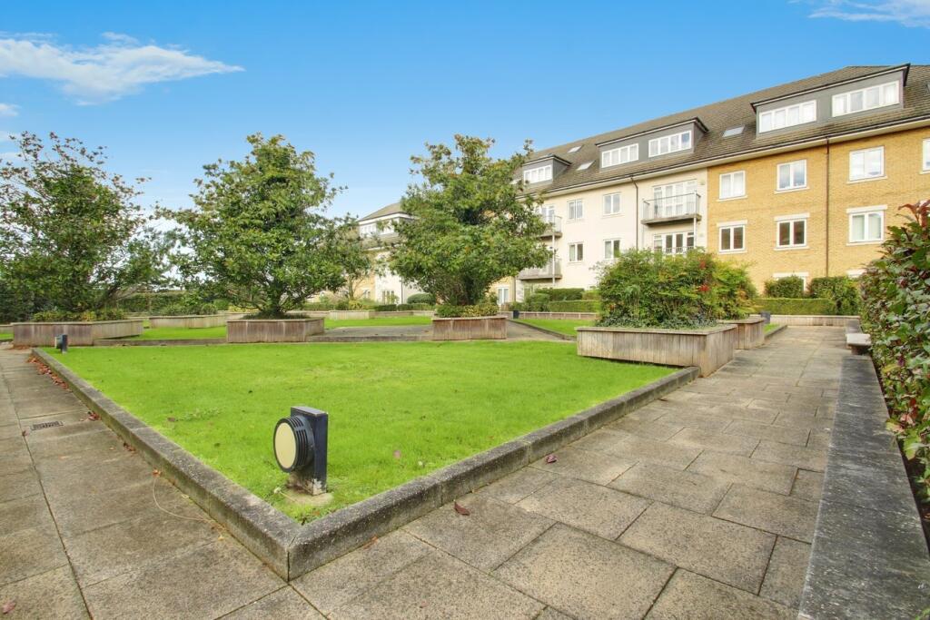 1 bed Apartment for rent in West Drayton. From Oakwood Estates - Iver