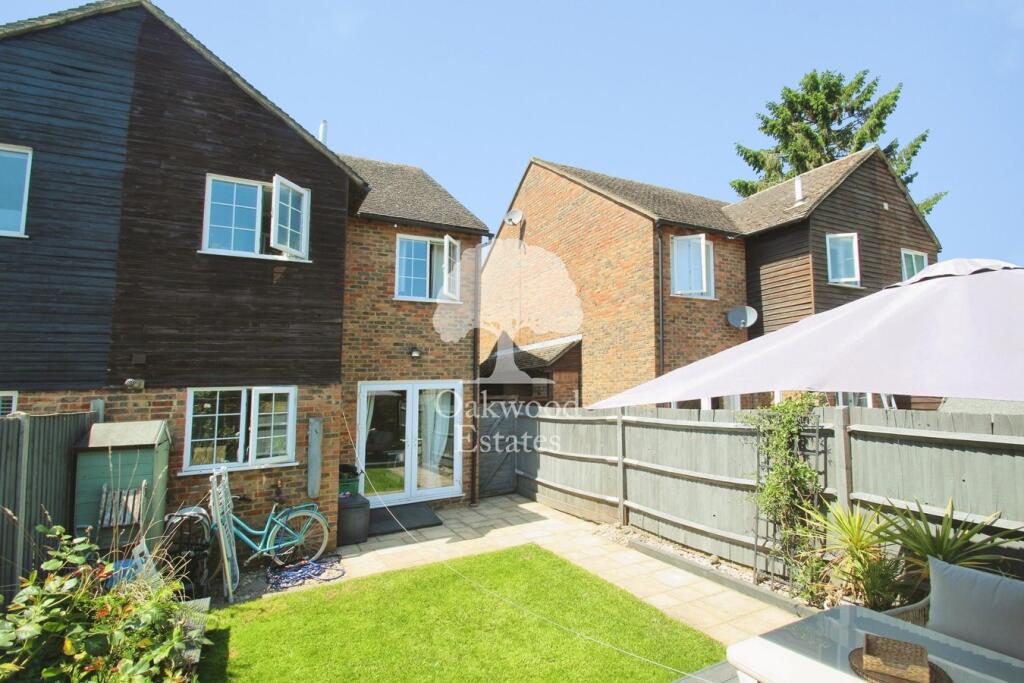1 bed Mid Terraced House for rent in Iver. From Oakwood Estates - Iver