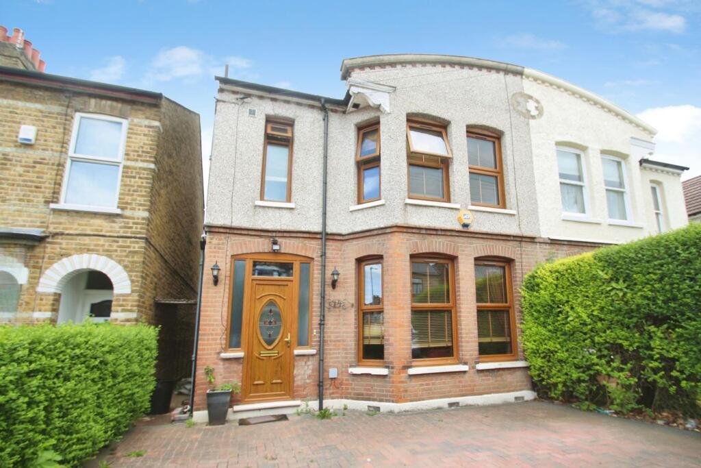 5 bed Semi Detached for rent in West Drayton. From Oakwood Estates - Iver