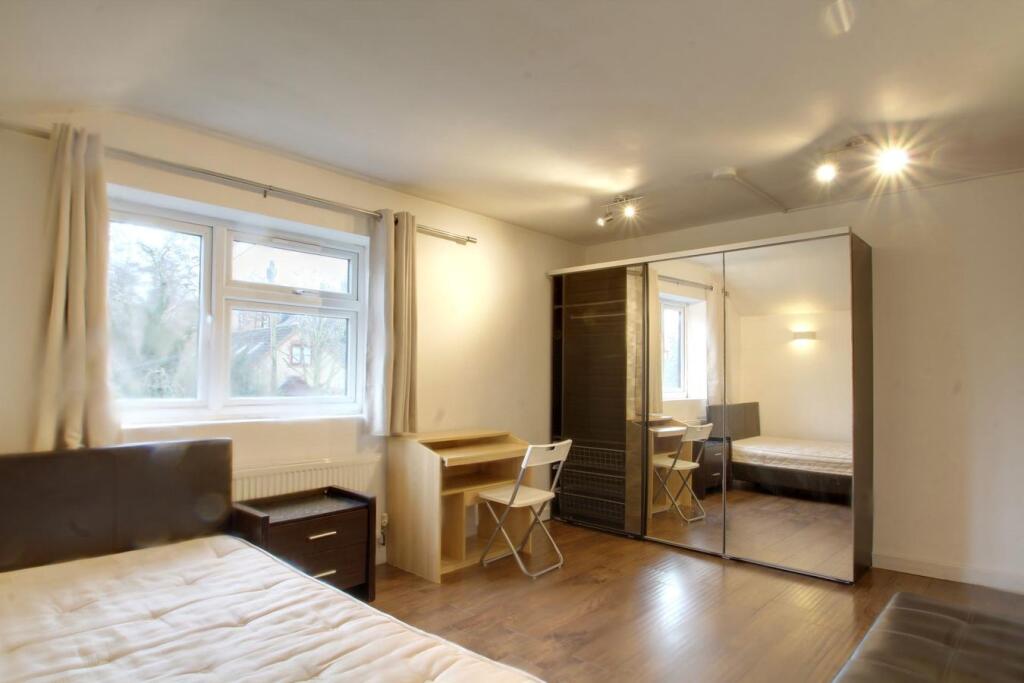 4 bed HMO for rent in Denham. From Oakwood Estates - Iver 4 bed HMO for rent in Denham. From Oakwood Estates - Iver