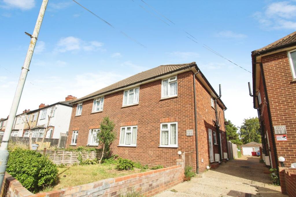 2 bed Annexe for rent in Yiewsley. From Oakwood Estates - Iver 2 bed Annexe for rent in Yiewsley. From Oakwood Estates - Iver