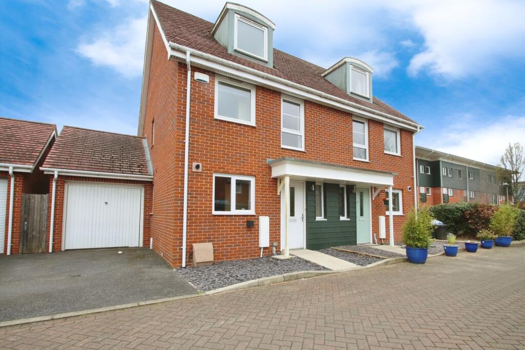 3 bed Semi Detached for rent in Yiewsley. From Oakwood Estates - Iver