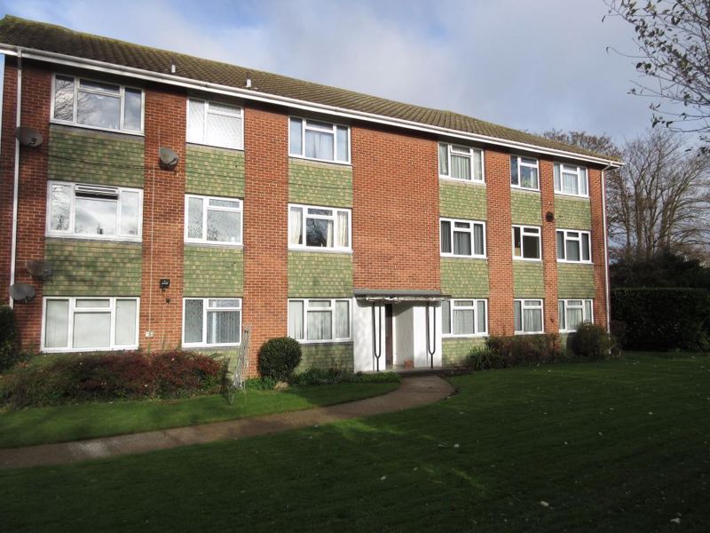 3 bed Ground Floor Flat for rent in Southend-On-Sea. From Hopson Property Management Ltd