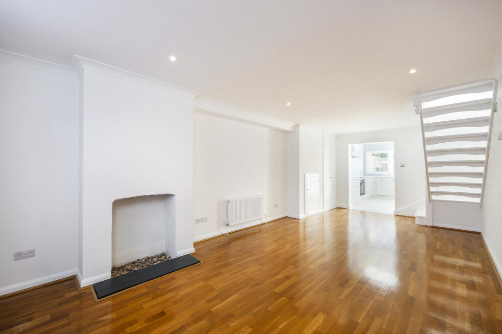 2 bed Detached for rent in Weybridge. From John D Wood & Co. Sales - Weybridge