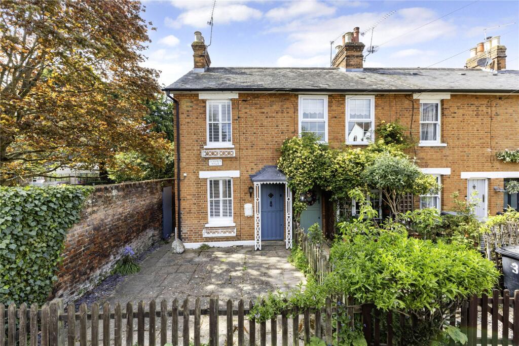 2 bed End of Terrace for rent in Chertsey. From John D Wood & Co. Sales - Weybridge