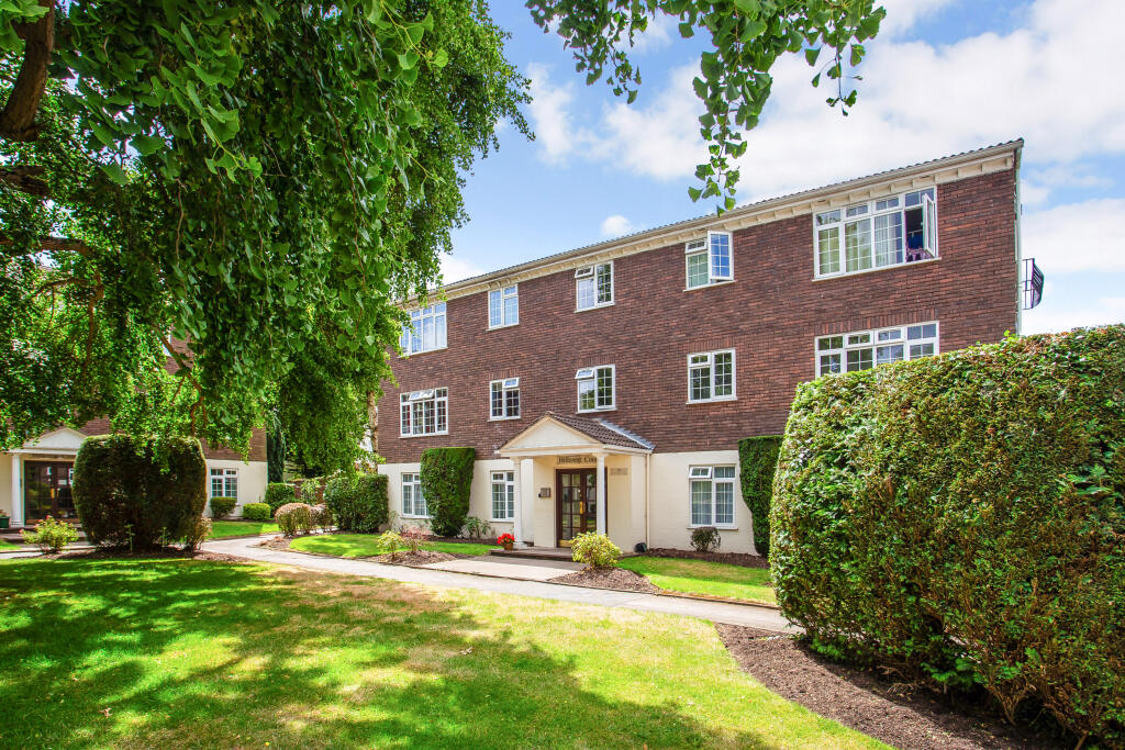 1 bed 1st Floor Flat for rent in Weybridge. From John D Wood & Co. Sales - Weybridge