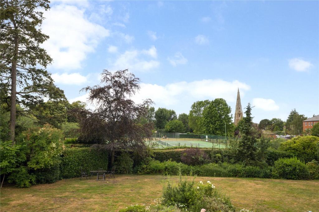 2 bed 1st Floor Flat for rent in Weybridge. From John D Wood & Co. Sales - Weybridge