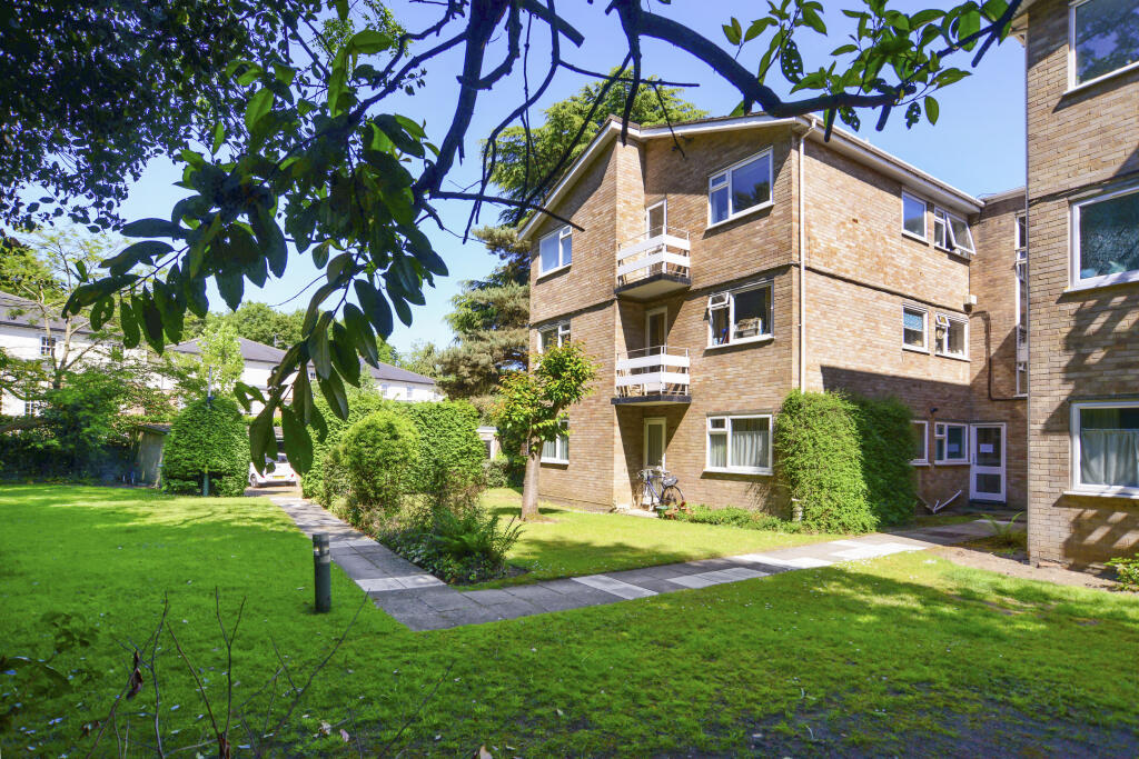 2 bed 1st Floor Flat for rent in Weybridge. From John D Wood & Co. Sales - Weybridge