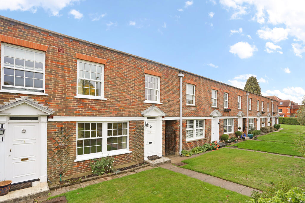 3 bed Detached for rent in Weybridge. From John D Wood & Co. Sales - Weybridge