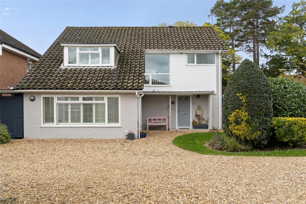 4 bed Detached for rent in West Byfleet. From John D Wood & Co. Sales - Weybridge 4 bed Detached for rent in West Byfleet. From John D Wood & Co. Sales - Weybridge