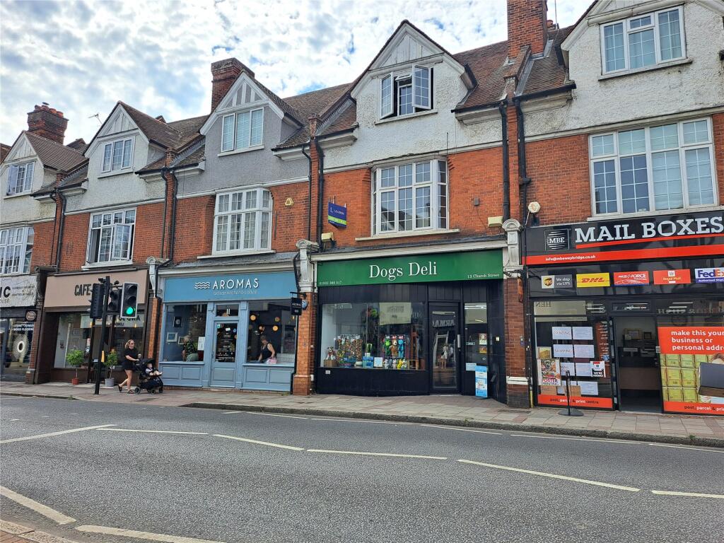 3 bed 1st Floor Flat for rent in Weybridge. From John D Wood & Co. Sales - Weybridge
