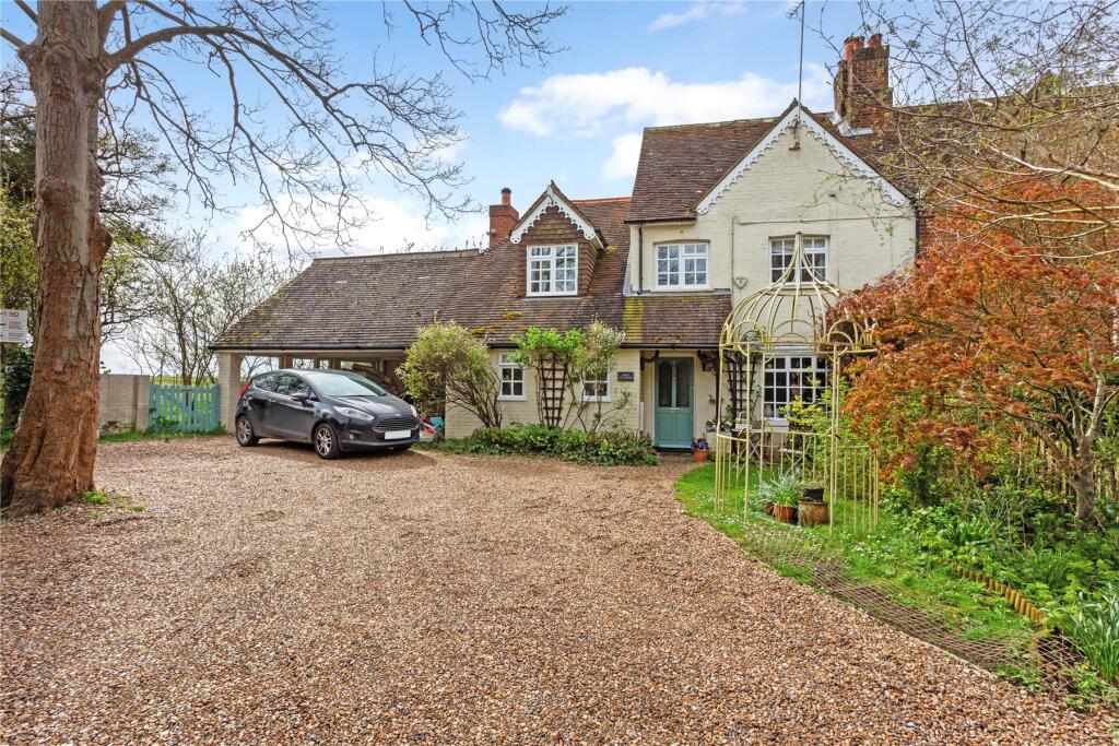 4 bed Detached for rent in Hatchford. From John D Wood & Co. Sales - Weybridge 4 bed Detached for rent in Hatchford. From John D Wood & Co. Sales - Weybridge