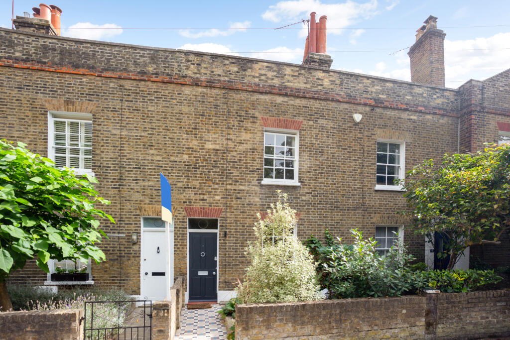 2 bed Mid Terraced House for rent in London. From John D Wood & Co. Sales - Wandsworth