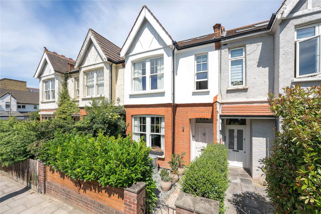 4 bed Mid Terraced House for rent in Streatham. From John D Wood & Co. Sales - Wandsworth 4 bed Mid Terraced House for rent in Streatham. From John D Wood & Co. Sales - Wandsworth