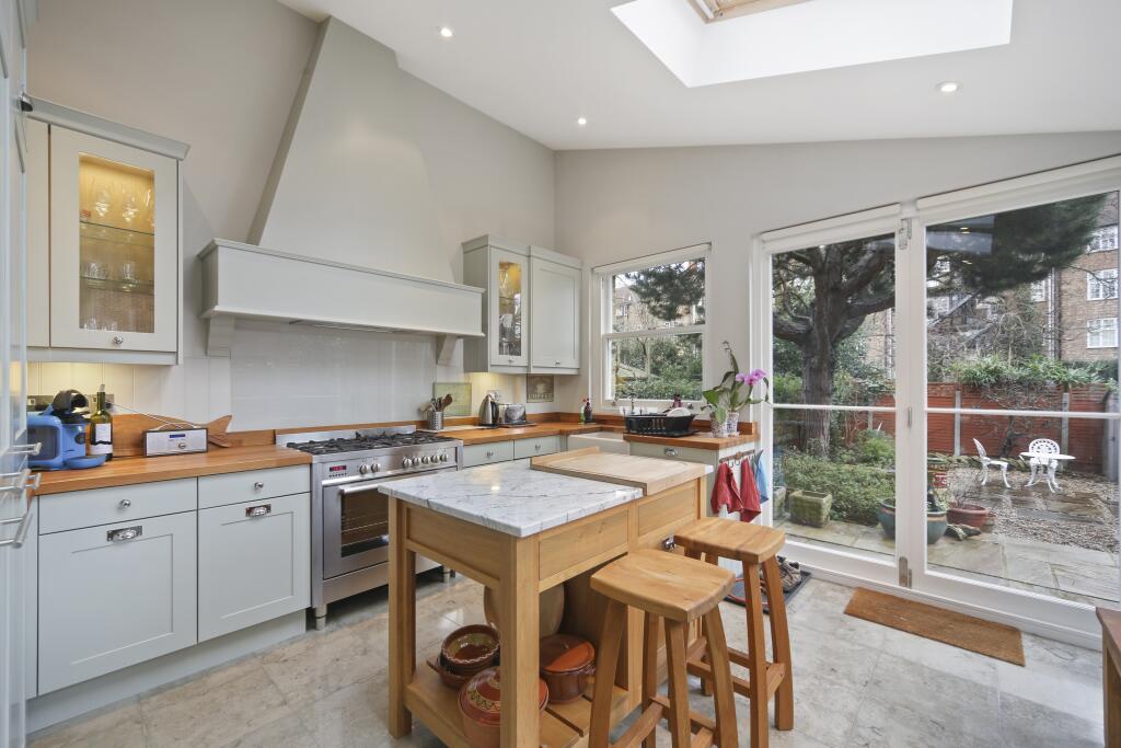 2 bed 1st Floor Flat for rent in Richmond upon Thames. From John D Wood & Co - Richmond 2 bed 1st Floor Flat for rent in Richmond upon Thames. From John D Wood & Co - Richmond