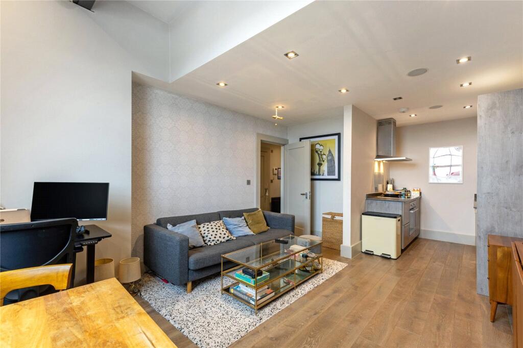 2 bed 1st Floor Flat for rent in Richmond. From John D Wood & Co - Richmond