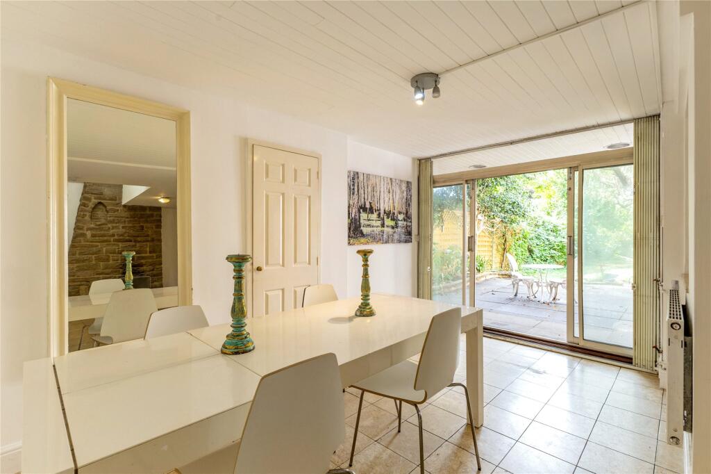 4 bed Detached for rent in London. From John D Wood & Co - Richmond 4 bed Detached for rent in London. From John D Wood & Co - Richmond