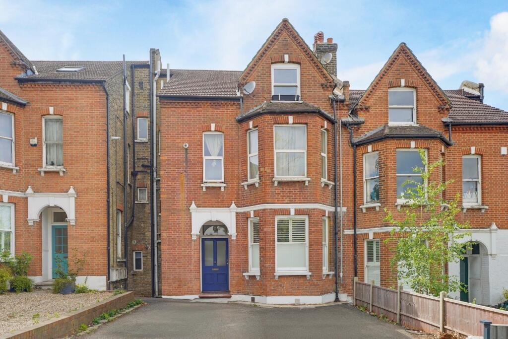 2 bed 1st Floor Flat for rent in London. From Pedder - West Norwood