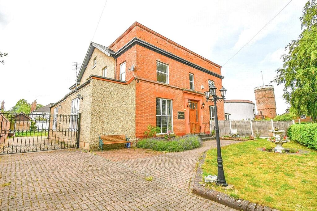 2 bed 1st Floor Flat for rent in Heswall. From Karl Tatler Estate Agents - Heswall