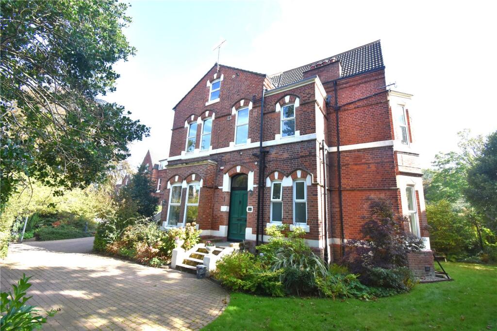 3 bed Apartment for rent in Birkenhead. From Karl Tatler Estate Agents - Prenton
