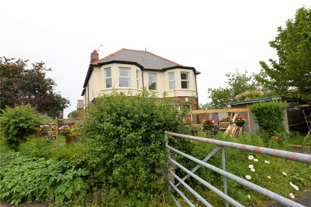 3 bed 1st Floor Flat for rent in Meols. From Karl Tatler Estate Agents - West Kirby