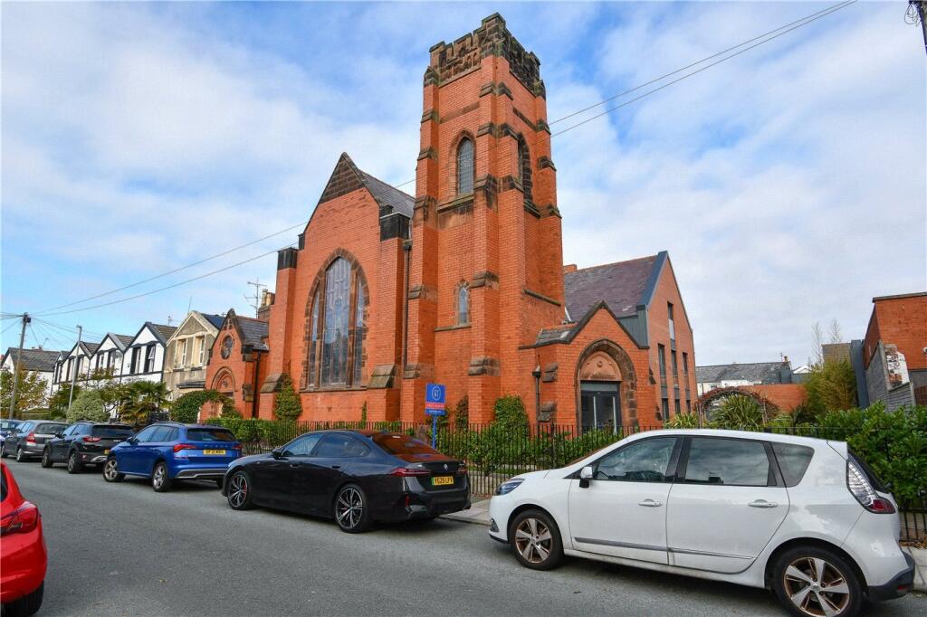 1 bed 1st Floor Flat for rent in Hoylake. From Karl Tatler Estate Agents - West Kirby