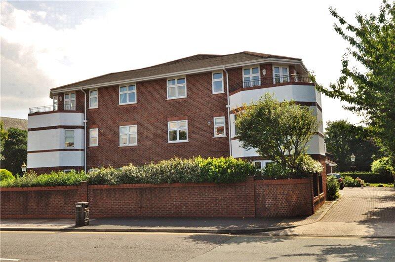 2 bed 1st Floor Flat for rent in Hoylake. From Karl Tatler Estate Agents - West Kirby