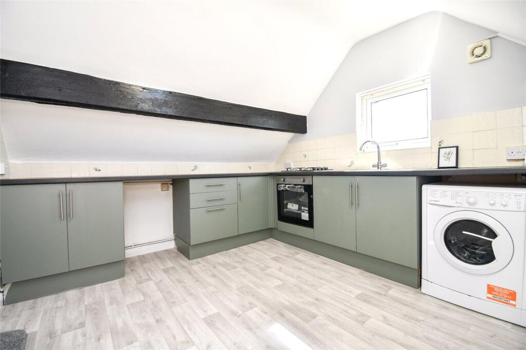 1 bed 1st Floor Flat for rent in Hoylake. From Karl Tatler Estate Agents - West Kirby